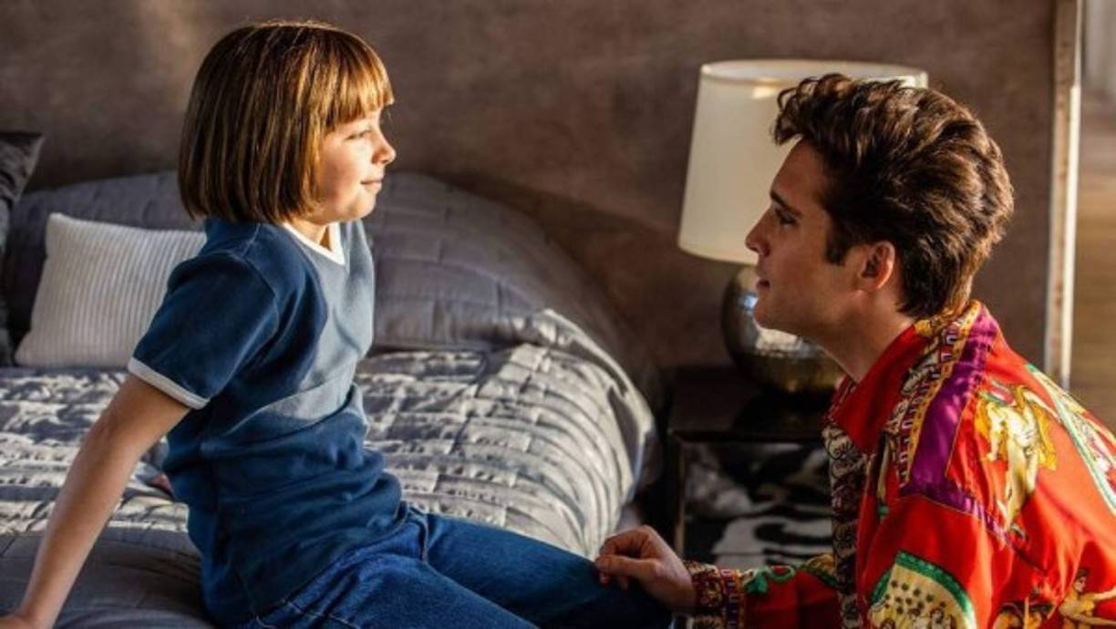 Preocupado por su hermanito Sergio.<br/>Persuadido por la abuela paterna, el pequeño Sergio acude a un casting. Al mismo tiempo que Luis Miguel lucha por la custodia de su hermano menor, que quedó al resguardó de Matilde por órdenes de Luisito Rey. El abogado le comenta que para obtenerla necesita probar que Tito y Matilde son una mala influencia.