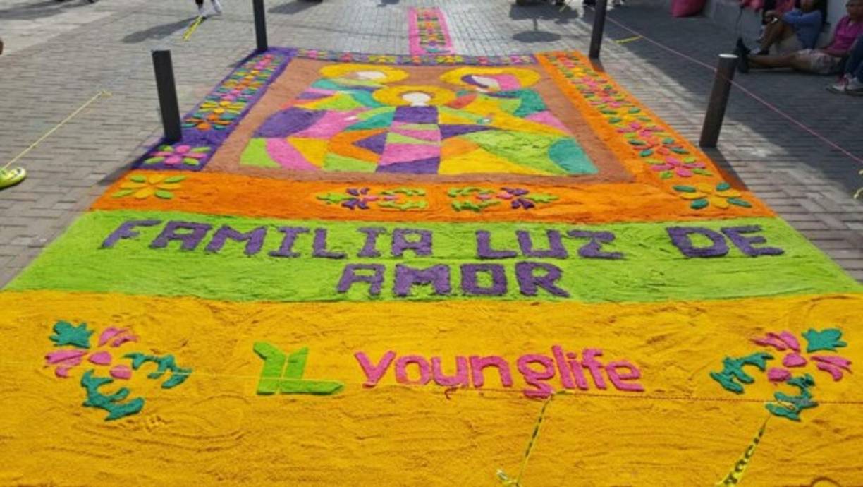 Uno de los principales atractivos de los turistas en Comayagua es la elaboración de las tradicionales alfombras de Semana Santa.<br/><br/>