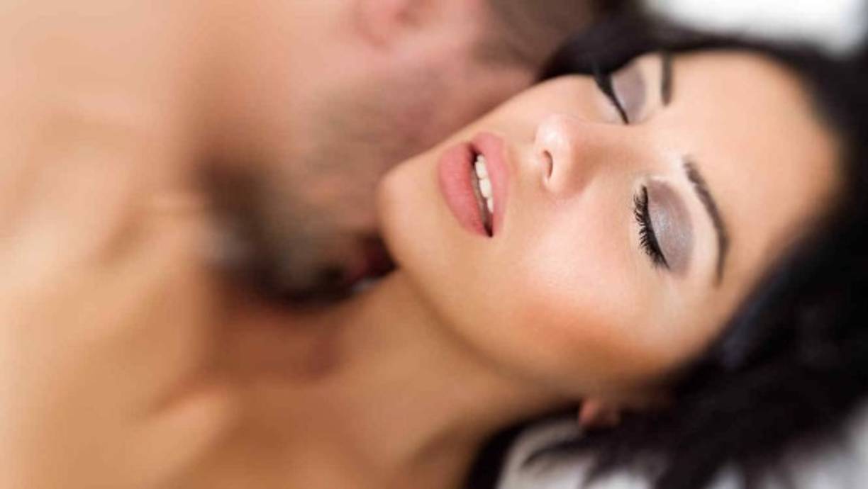 ¿El tamaño importa?<br/><br/>Depende si lo que se busca es la fertilización, entonces, técnicamente sí importa. Según los científicos, cuanto más grande sea el pene, mayor la evacuación de semen. <br/><br/>Los científicos señalan que en el supuesto caso de que la penetración la realice más de un pene, lo más probable es que el óvulo se fecunde con el espermatozoide de quien tenga el pene más grande.<br/><br/>Investigadores de la Universidad del Estado de Nueva York emplearon penes artificiales para comprobar el mecanismo de recogido de la cresta coronal del pene, llegando a semejantes conclusiones.<br/><br/>Existe amplia evidencia de que el tamaño del pene no tiene mayor relación con el placer sexual que parte de la penetración, en tanto 6 cm bastan para que esto ocurra. Sin embargo, algunas personas tienen gustos particulares.