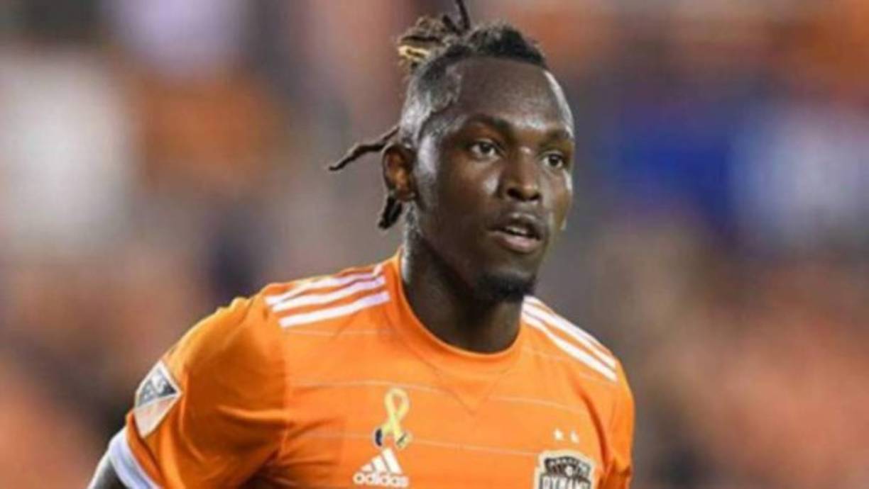 Alberth Elis: El Daily Record señala que el Celtic de Escocia va en serio por el fichaje de Elis para la próxima campaña. El portal informa que fue Emilio Izaguirre quien recomendó su fichaje con Neil Lennon, actual técnico del Celtic y que dirigió a Izaguirre cuando llegó en el 2010 al cuadro con el que ganó seis ligas y seis torneos de copa.