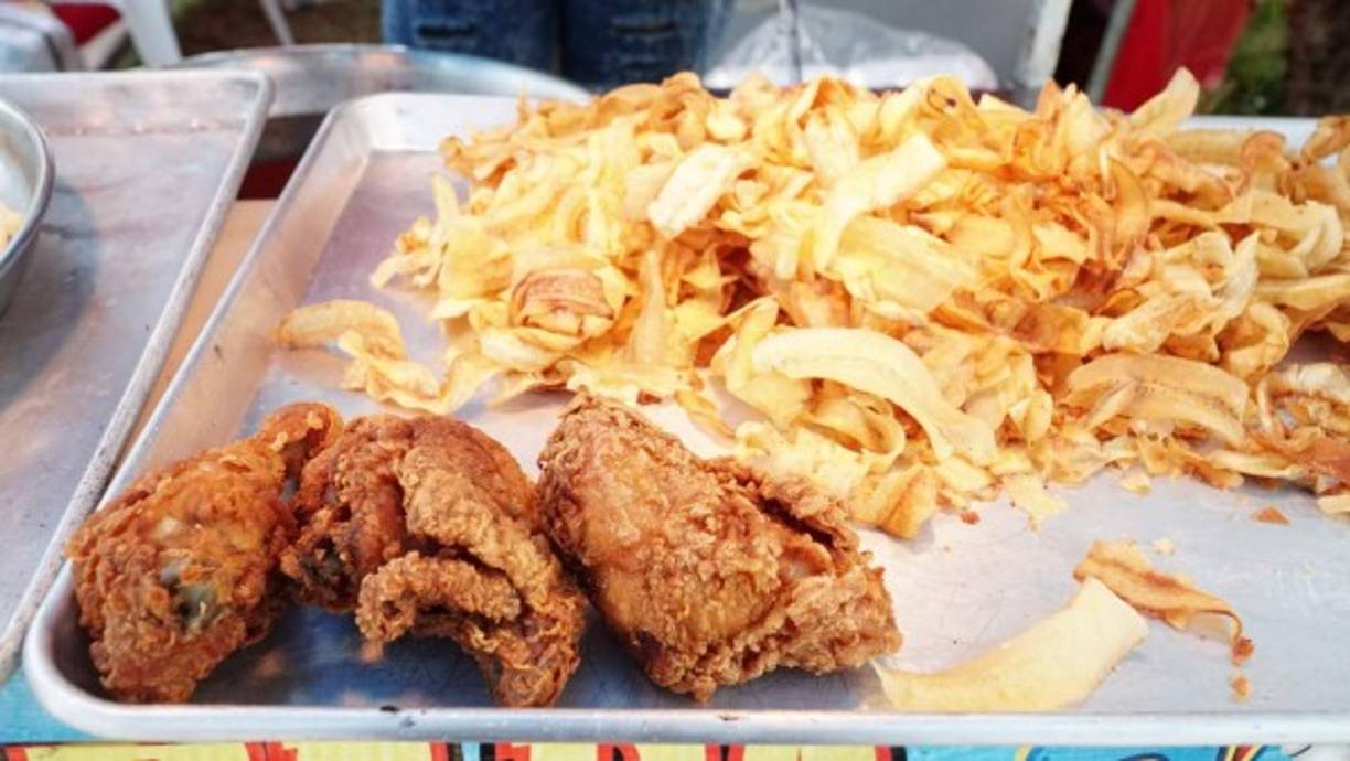 Los vendedores de las comidas afirman que tienen excelentes precios que puede comprobar usted mismo.