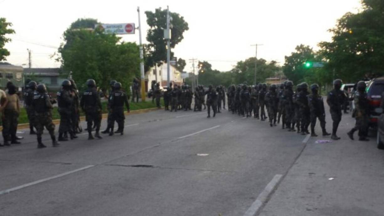 'El objetivo es sacar todo objeto cortopunzante, de fabricación artesanal o casera, armas o municiones de fuego que en algún momento vayan a poner en peligro a los privados de libertad', dijo José Coello, vocero de Fusina.