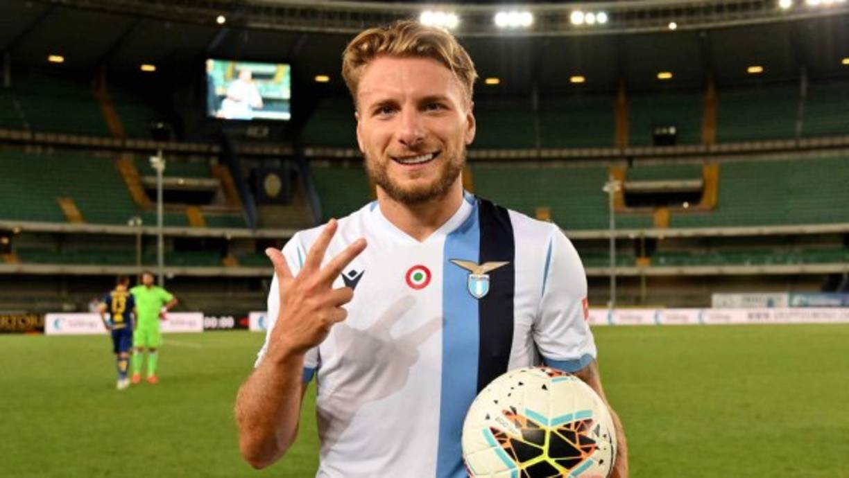 Ciro Immobile: El delantero de 30 años y máximo goleador de la Serie A por tercera vez en su carrera la temporada pasada, renovó su contrato hasta 2025 con la Lazio. Con esta decisión, Immobile apostó por la Lazio de por vida', opinó Stefano De Martino, director de comunicación de la Lazio en la web del club.