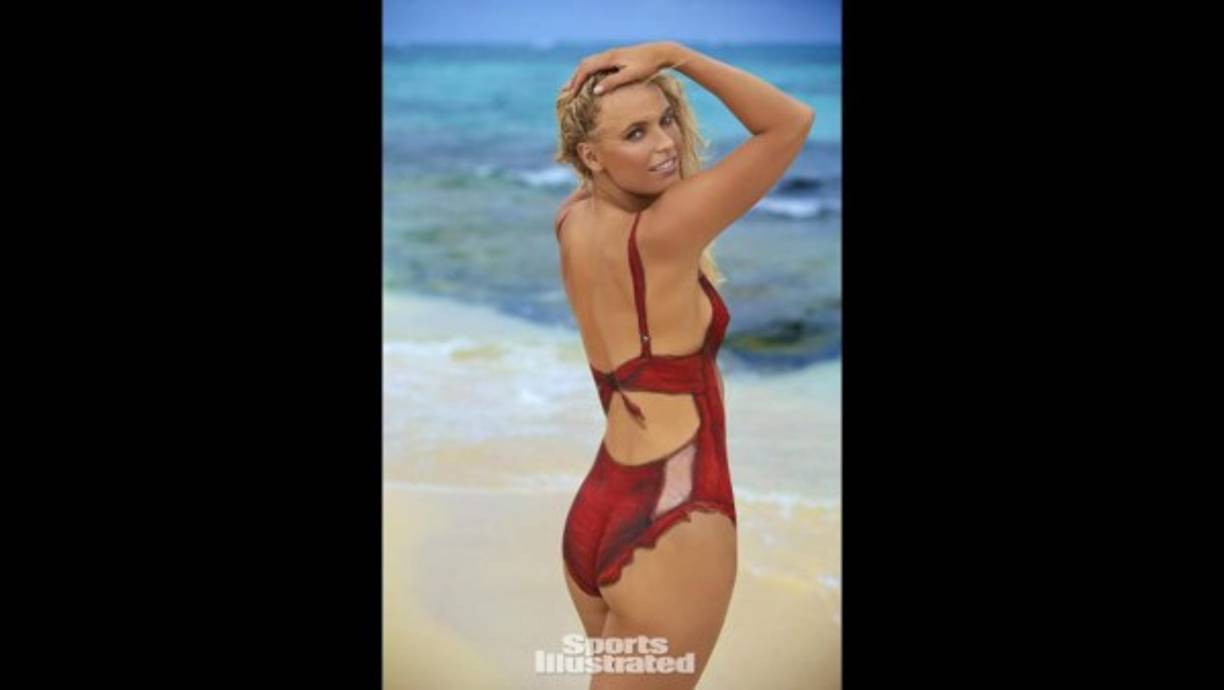 “Me siento totalmente desnuda. Pero cuando miro en el espejo, que es lo más raro, siento que tengo un montón de ropa”, dijo Caroline Wozniacki.