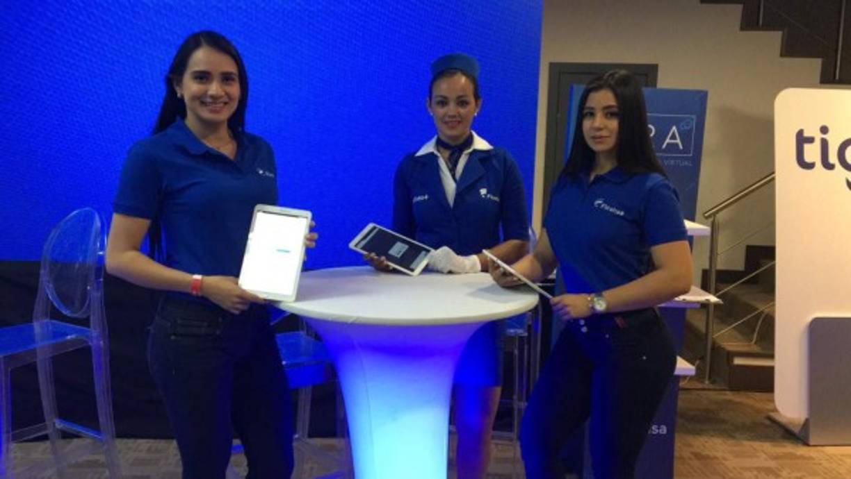 Ficohsa está exponiendo su nueva aplicación SARA (un asistente bancario virtual). Con ella se pueden realizar transferencias bancarias, ver estados de cuenta, hacer pagos y mucho más.