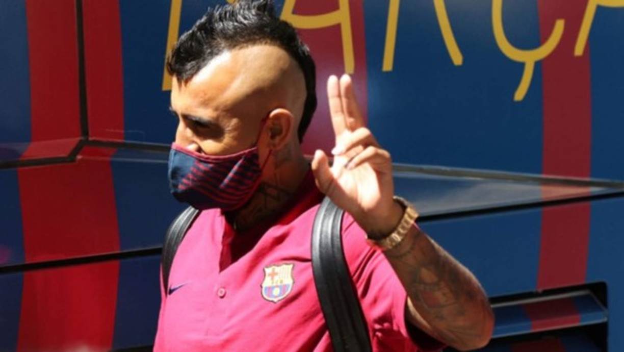 Arturo Vida: Ronald Koeman le expresó al mediocampista chileno que no entra en sus planes de cara a la próxima campaña. Cuenta con 33 años de edad.