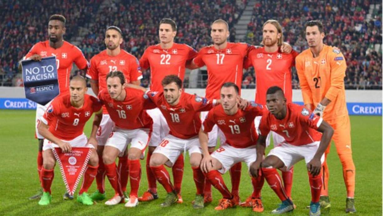 Suiza: 'El Equipo nacional' - Conocido como Schweizer Nati o también como equipo chocolatero por los excelentes chocolates que se fabrican en el país. Su organización está a cargo de la Asociación Suiza de Fútbol, perteneciente a la UEFA.