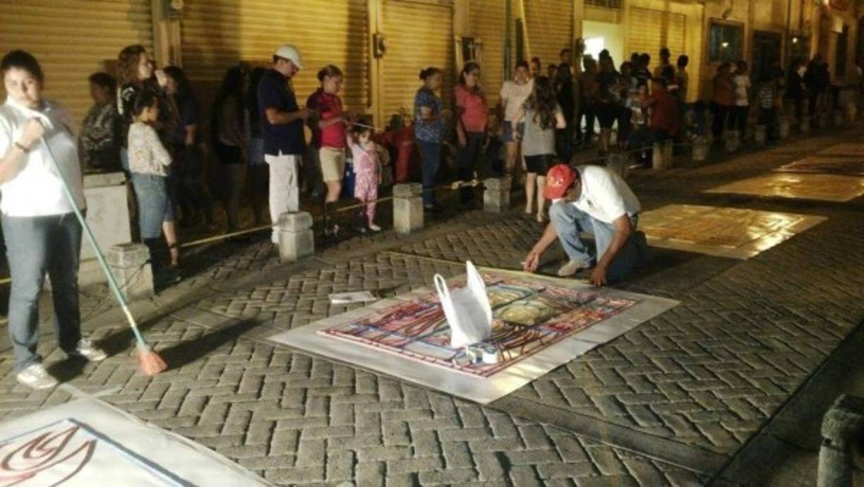 Desde tempranas horas del viernes, los habitantes de Comayagua vivieron el Viacrucis.