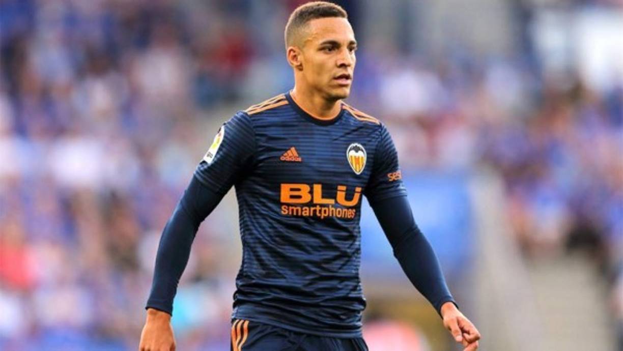 Rodrigo Moreno - La salida del atancante del Valencia al Atlético de Madrid sigue dependiendo de Ángel Correa. Entre rojiblancos y valencianos el acuerdo es total por el español: 60 millones, pero es condición que el argentino se vaya del Atleti. Aún así, en Valencia se da por segura la marcha de Rodrigo y la dirección deportiva baraja alternativas.
