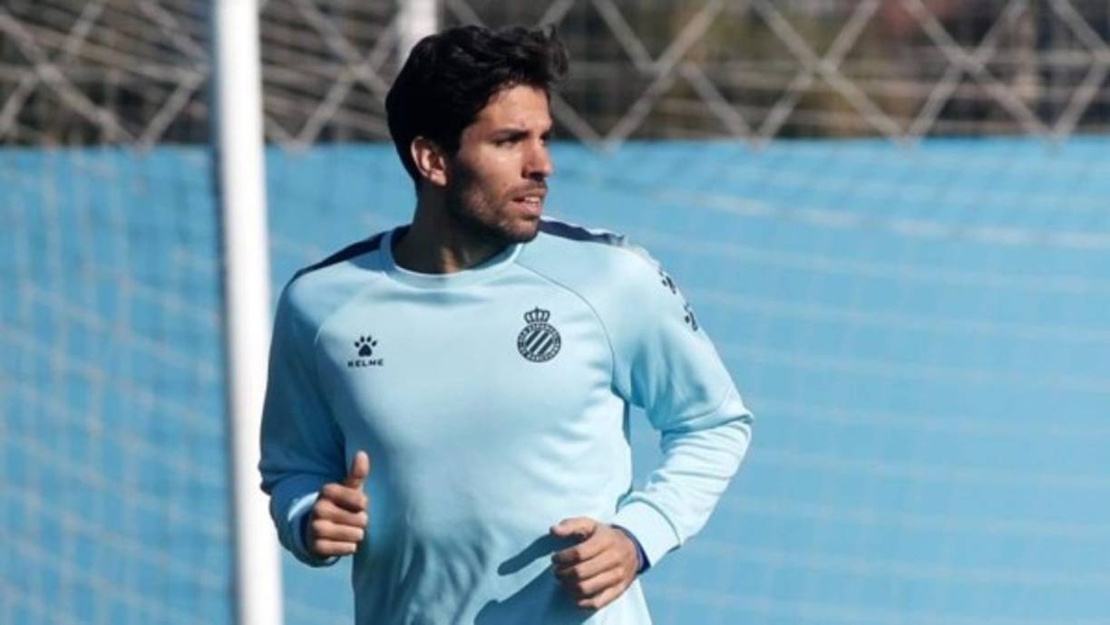 <br/>El Liverpool se está moviendo en el mercado para renovar su plantilla y para la línea defensiva se ha fijado, según el 'Liverpool Echo' en el central del Espanyol, Leandro Cabrera.