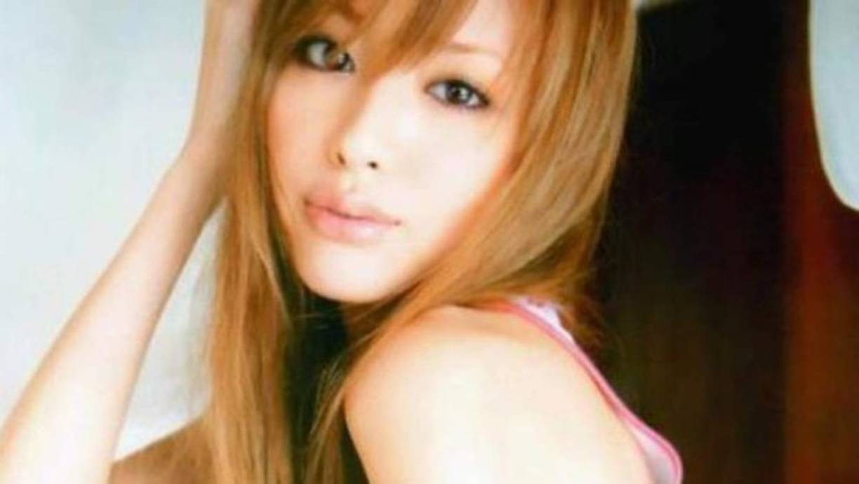 La cantante china Wang Bei falleció mientras se practicaba un estrechamiento de mandíbula.