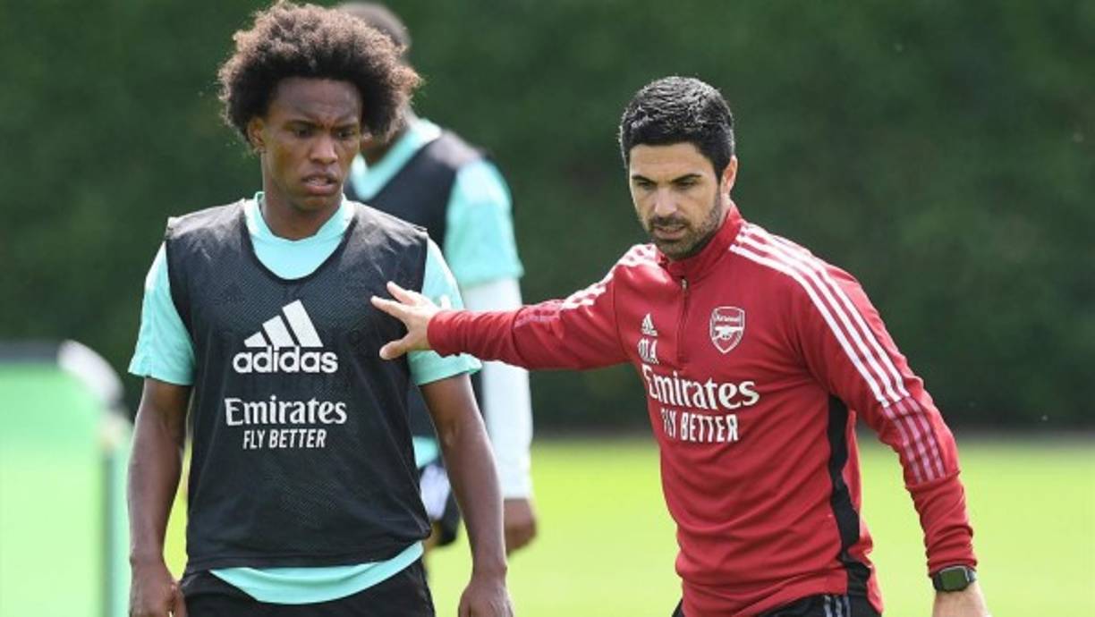 El técnico del Arsenal, Mikel Arteta, ha confirmado que Willian ha mantenido conversaciones sobre un posible traslado al Corinthians brasileño. Se espera que el ex delantero del Chelsea, que fue firmado como agente libre hace 12 meses con un contrato de tres años, se vaya gratis si se acuerda una transferencia, ya que el cuadro gunner está ansioso por sacarlo de la masa salarial. “Estamos teniendo algunas conversaciones con él y el agente, y estamos evaluando la posición en la que nos encontramos en este momento“, dijo Arteta.