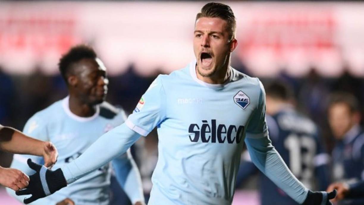 El Real Madrid se suma a la puja por el centrocampista serbio Milinkovic-Savic: lo asegura Il Messaggero de Roma, que habla de una oferta de 150 millones de euros. La Juventus y el Manchester United también están interesados en el jugador natural de Lleida (una ciudad antigua de Cataluña) y la Lazio se frota las manos por lo que pueda revalorizarse en el Mundial. Foto AFP
