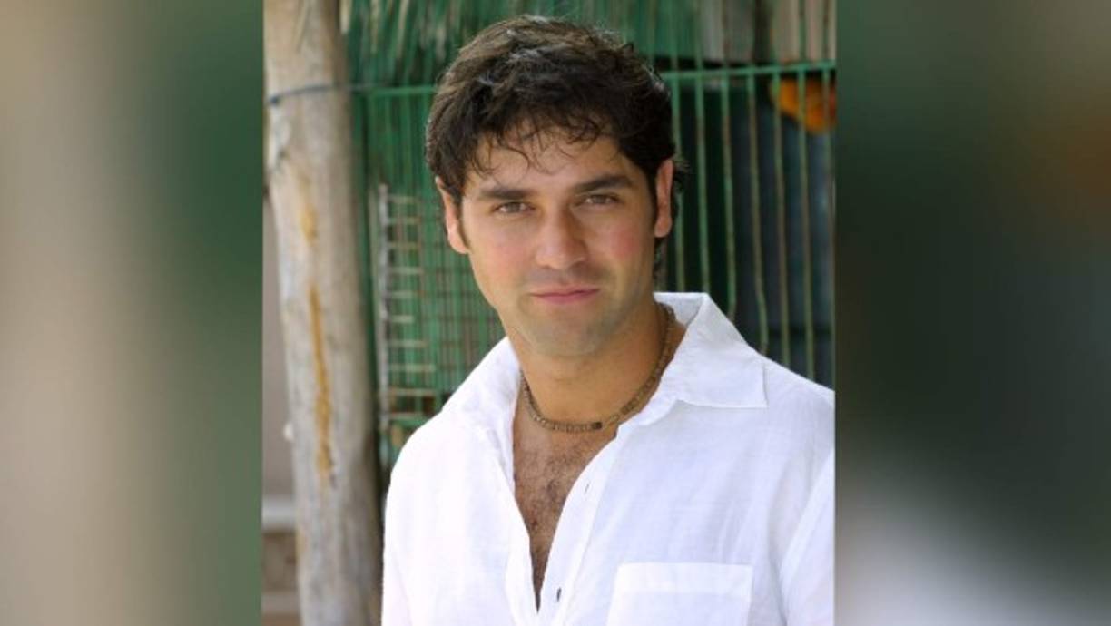 Valentino Lanús, el apuesto actor mexicano galán de telenovelas, ha estado lejos del ojo público y de la pantalla chica. <br/><br/>Lo que pasado con el actor durante este tiempo es sorprendente porque luce muy diferente.
