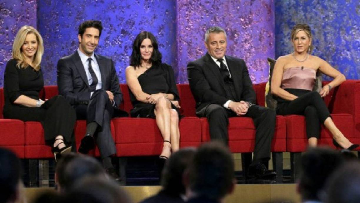 El tema monetario fue uno de los aspectos que más llamó la atención durante las diez temporadas de la serie. Es conocido el pacto que realizaron los seis actores para obligar a la productora a que les pagara los mismo a cada uno. Así, tras empezar con un salario de 6200 dólares, terminaron cobrando un millón de dólares cada uno. Por otro lado, queda en el recuerdo que un anuncio de 30 segundos durante la pausa de la serie llegó a costar medio millón de dólares.