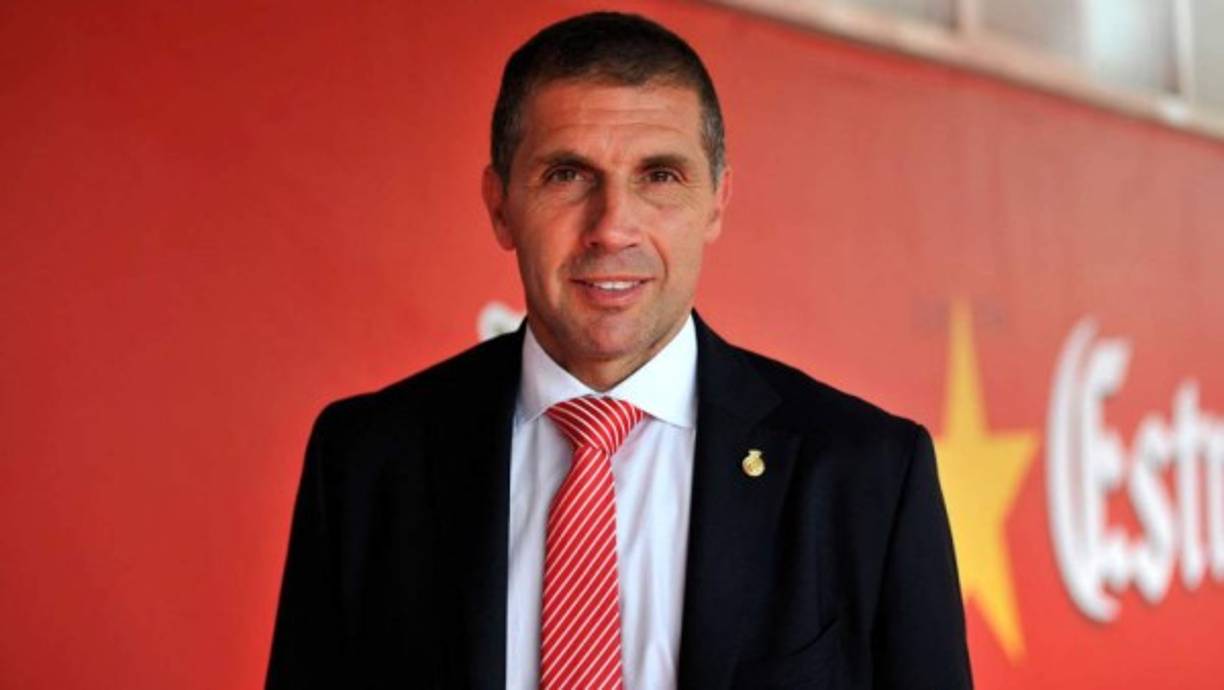 Delfí Geli es el presidente del Girona. Es un ex-futbolista español que se desempeñaba en la posición de defensa, como carrilero derecho, y jugó, entre otros equipos, en el FC Barcelona, Albacete Balompié, Atlético de Madrid y Deportivo Alavés, así como la Selección de fútbol de España.