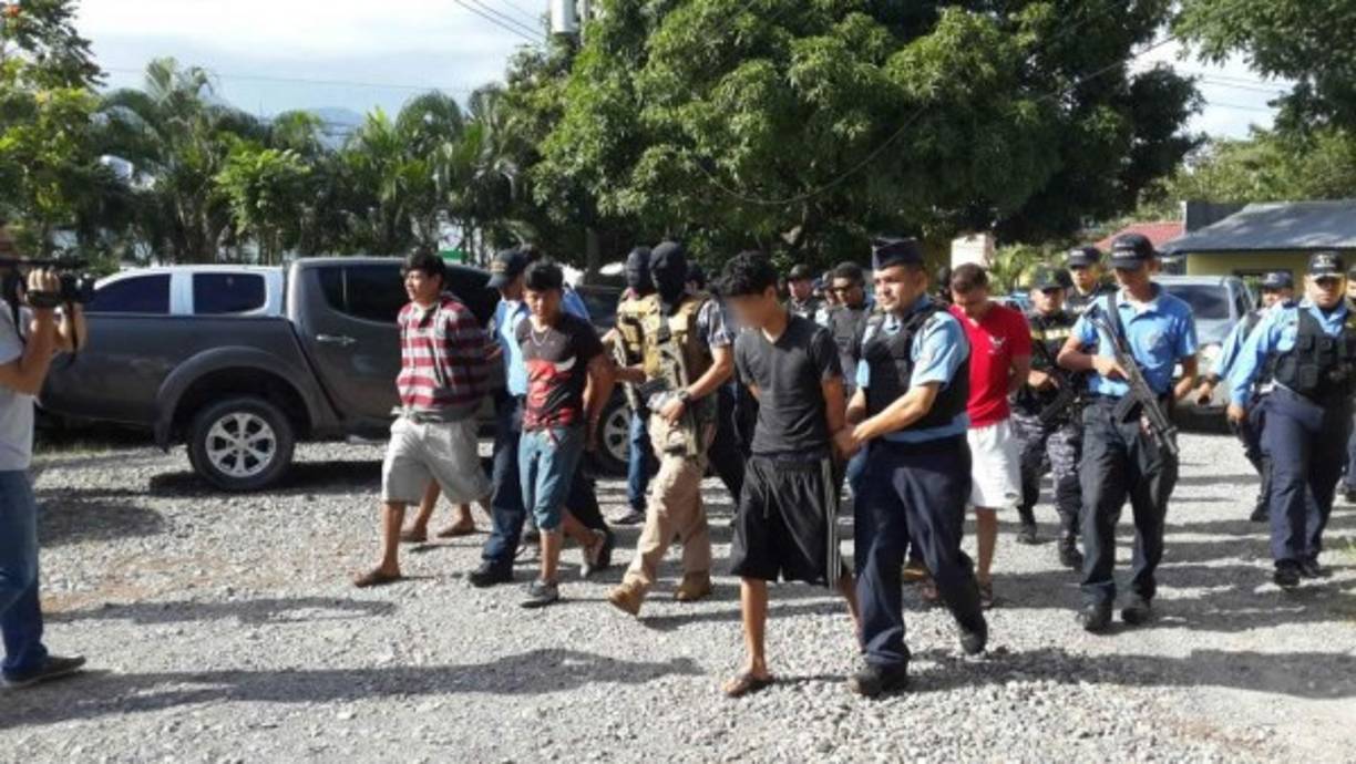 Además de Ever Alexander Zelaya Matamoros (22) y Norman Joel Flores Flores (33) que fueron detenidos para efectos de investigación.