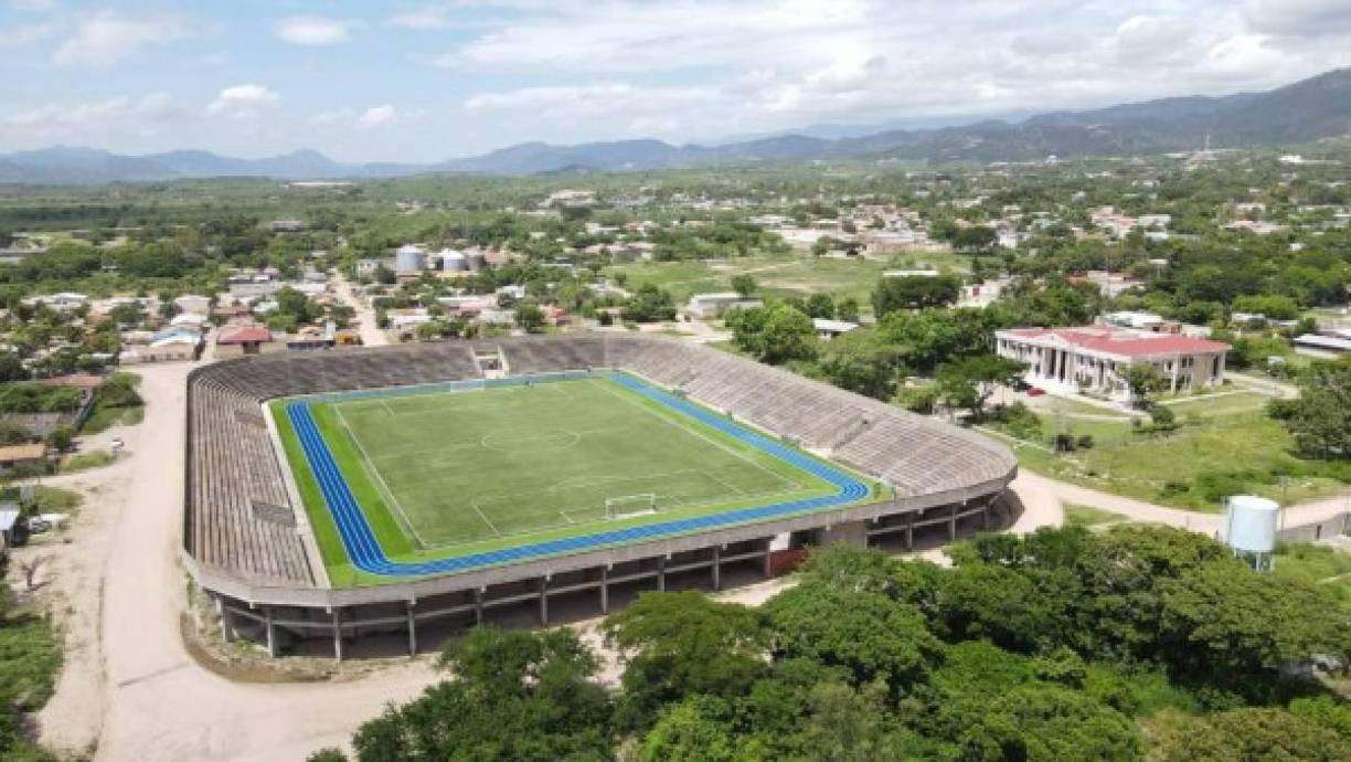 Los partidos del club Policía Nacional será en el estadio Roberto Suazo Córdova de la ciudad de La Paz, La Paz, tiene las instalaciones adecuadas para recibir partidos. Por muchos años estuvo abandonado.