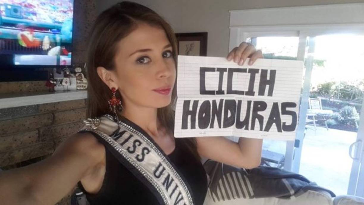 La modelo no ha ocultado sus posiciones políticas, es voluntaria del PAC y crítica del actual gobierno.