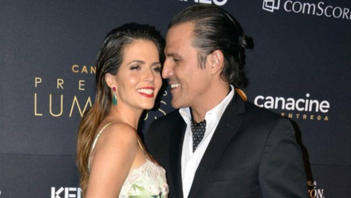 Billy Rovzar y Claudia Álvarez.<br/>Rovzar es hijo de Gina Diez Barroso, una de las mujeres más destacadas en el sector de los negocios en México, además Billy es uno de los socios de Lemon Films, una de las productoras de cine más importantes del país: Lemon films. La pareja contrajo matrimonio en noviembre de este año.