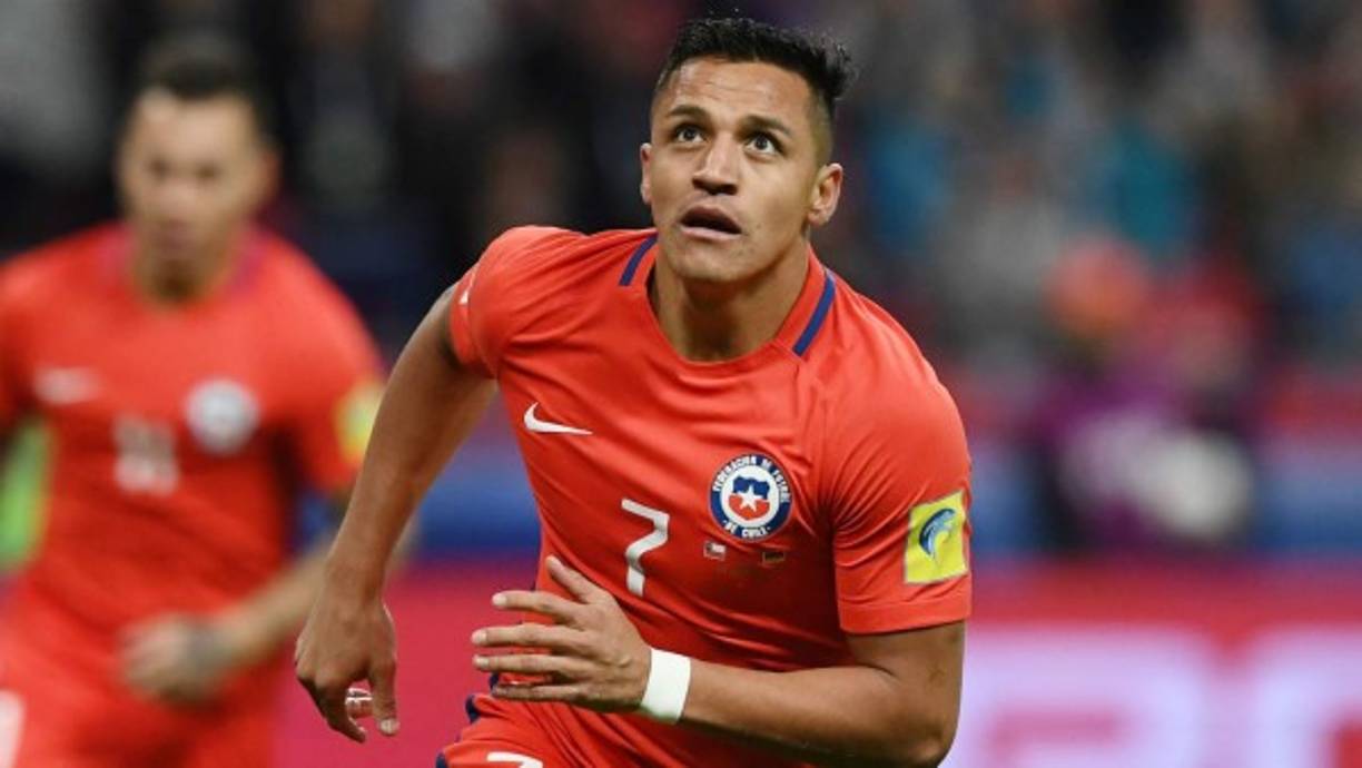 Alexis Sánchez: El Chelsea vuelve a la puja por el chileno y amenaza con ficharlo, actualmente su ficha le pertenece al Arsenal.