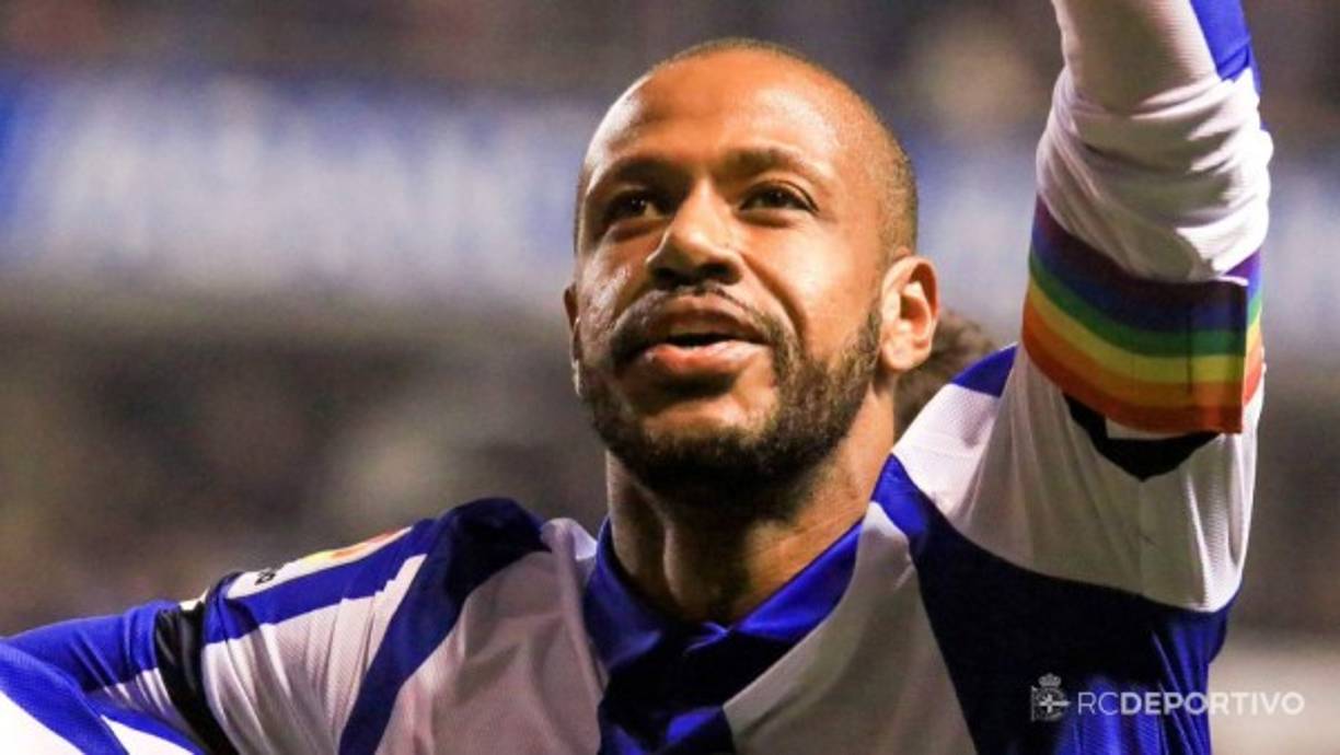 El Krasnodar hizo oficial el fichaje del central brasileño Sidnei, que llega al conjunto ruso procedente del Deportivo de la Coruña. Equipos como el Betis y el Villarreal se habían interesado por él, pero finalmente se marchó a Rusia.