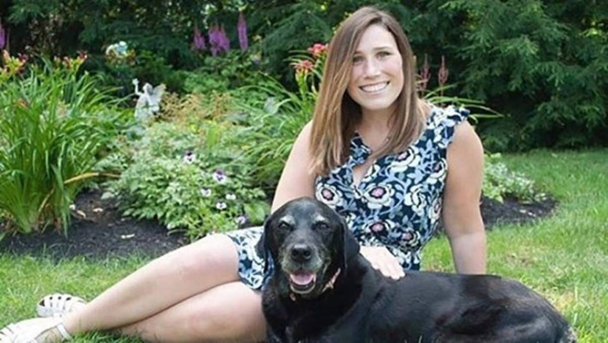 <br/>'Ese día ella se fue al trabajo sintiéndose bien y emocionada de ver a los pacientes, pero por la noche comenzó a sentirse mal', escribió su familia en una página de GoFundMe para recaudar fondos para los gastos hospitalarios.