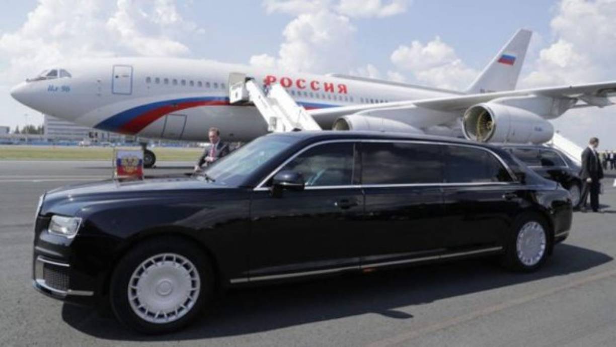 Con una potencia de 598 caballos de fuerza, este auto de 6,5 toneladas puede alcanzar una velocidad de hasta 210 km/h.