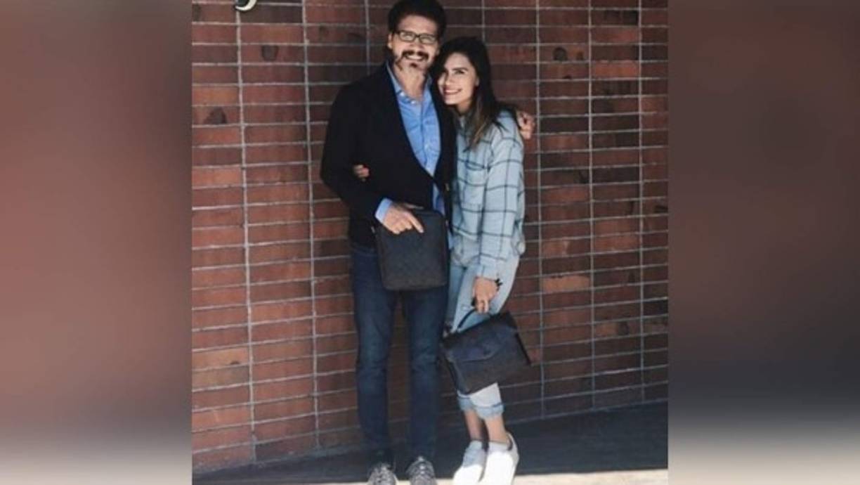 La hija menor de Jesús Adrián Romero, Melissa Romero, contrajo matrimonio recientemente y disfruta de unas lujosas vacaciones de luna de miel en Asia.