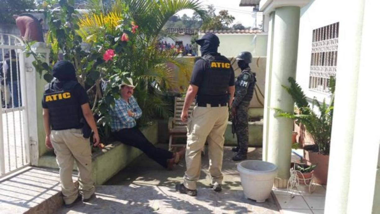 El alcalde fue sorprendido en su vivienda en San Fernando, Ocotepeque.