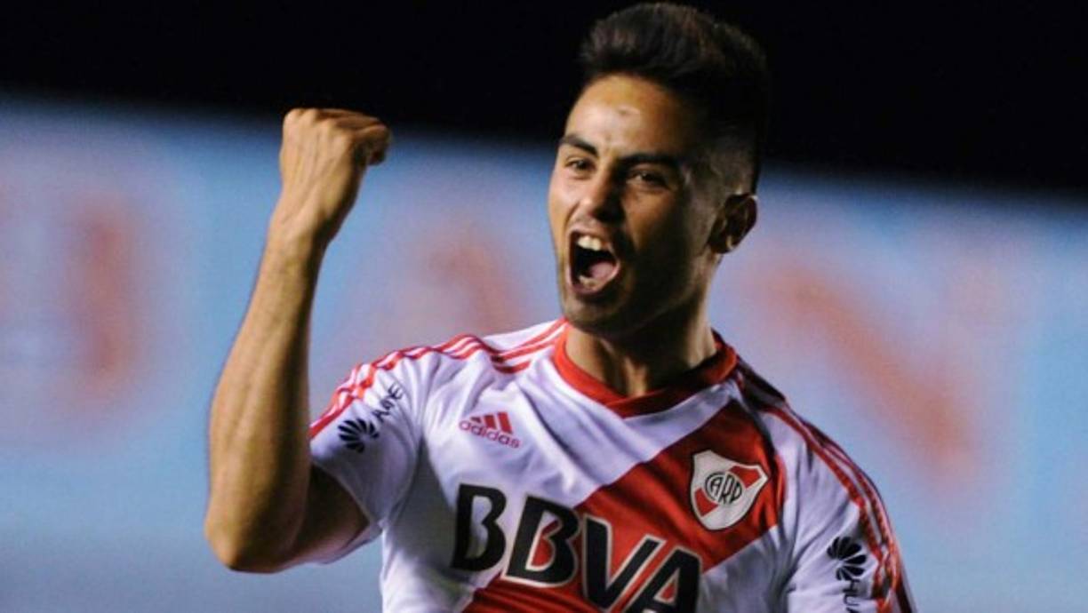 El mediocampista argentino Gonzalo Martínez, es pretendido por el cuadro del Paris Sain-Germain, según el portal todomercadoweb.es, el jugador de River Plate, estaría en los planes para reforzar al cuadro parisino. El argentino de 23 años, que también ha sonado para el Oporto, está disputando su tercera temporada en el equipo bonaerense, y ha marcado 6 goles en 22 encuentros.