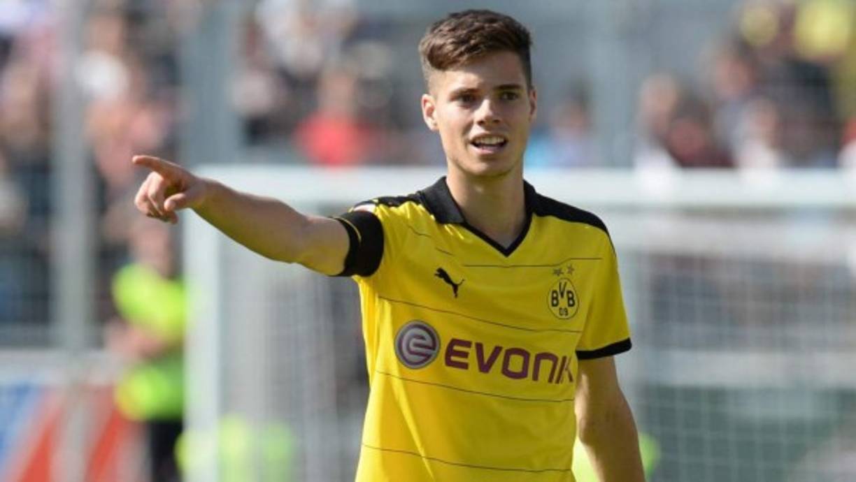 El lateral Julian Weigl se habría ofrecido para jugar en Real Madrid. Según el diario AS, los agentes del jugador del Dortmund habrían hecho llegar hasta el Real Madrid la predisposición de Weigl a negociar un contrato con el cuadro blanco.