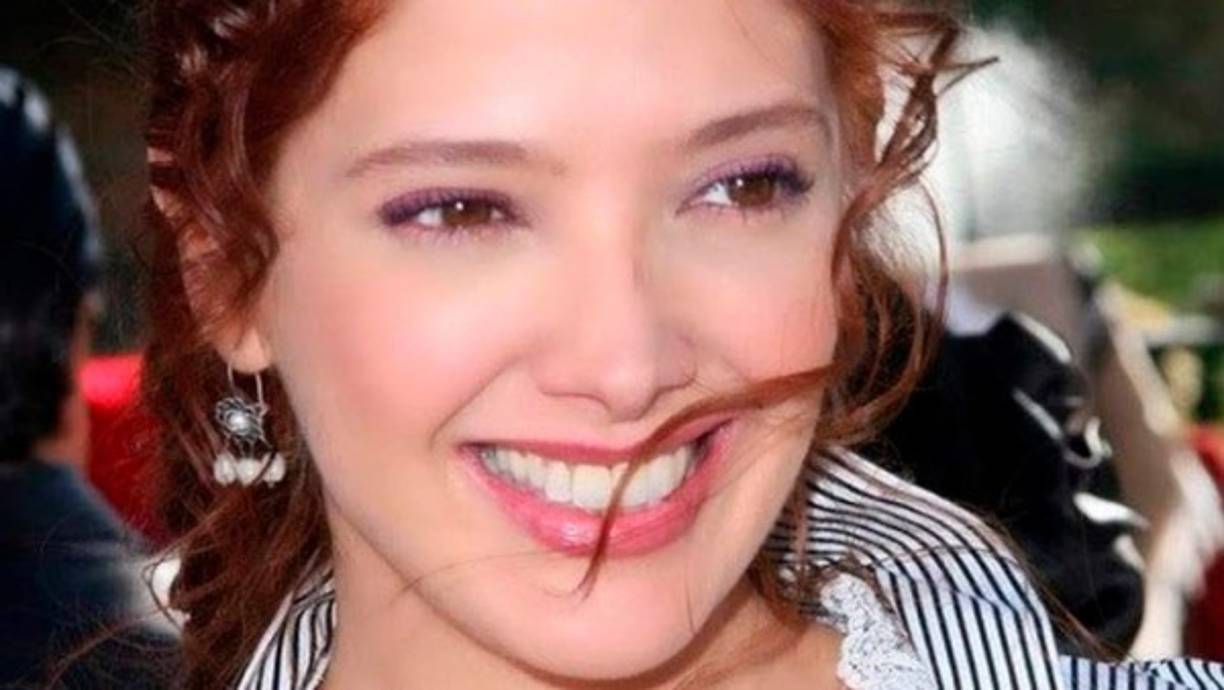 Desde que Televisa publicó sus doce novelas remake de Fábrica de los Sueños, en la que incluye 'El privilegio de amar', Carla Estrada, su productora ha movido cielo y tierra para que Adela Noriega pueda protagonizarla de nuevo.