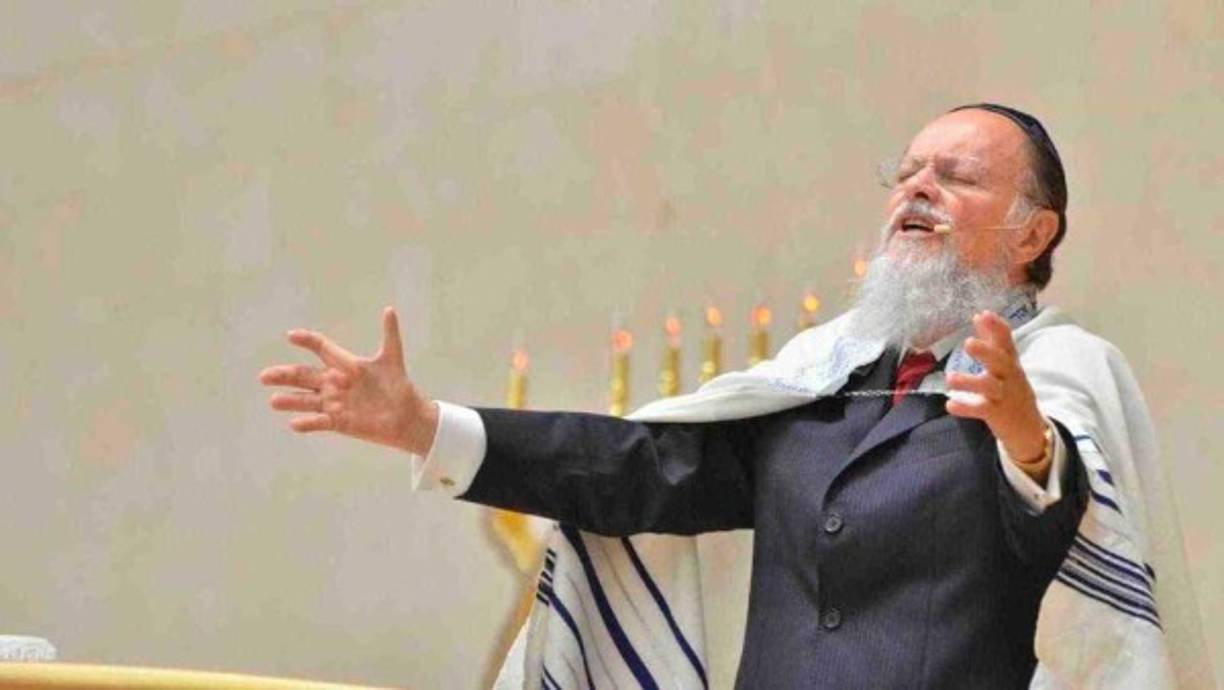 4. 'La Iglesia del Reino de Dios': De los movimientos evangélicos con mayor fuerza en Latinoamérica, es la Iglesia Universal del Reino de Dios dirigida por Edir Macedo, líder religioso, quién además de predicador, es experto en mercadotecnia, negocios y medios de comunicación.