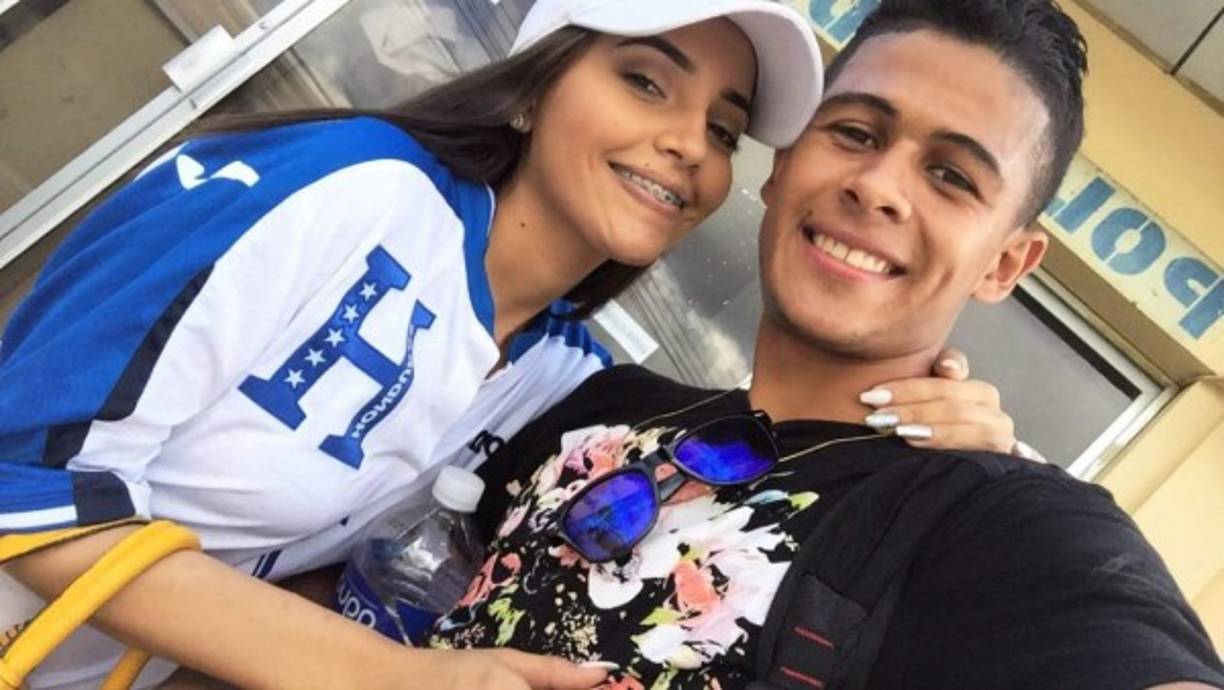 Ella es Stephanie Lobo, la bonita novia del joven futbolista del Marathón, Cristian Cálix.