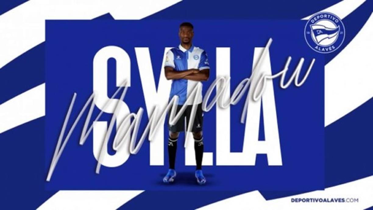 El Deportivo Alavés ha hecho oficial el fichaje de Mamadou Sylla procedente del Girona a cambio de una cantidad cercana al millón de euros. El delantero senegalés jugó 42 encuentros entre la liga, la copa y los playoffs de ascenso y marcó once goles, unas cifras que le permitieron ser el máximo goleador del conjunto catalán.
