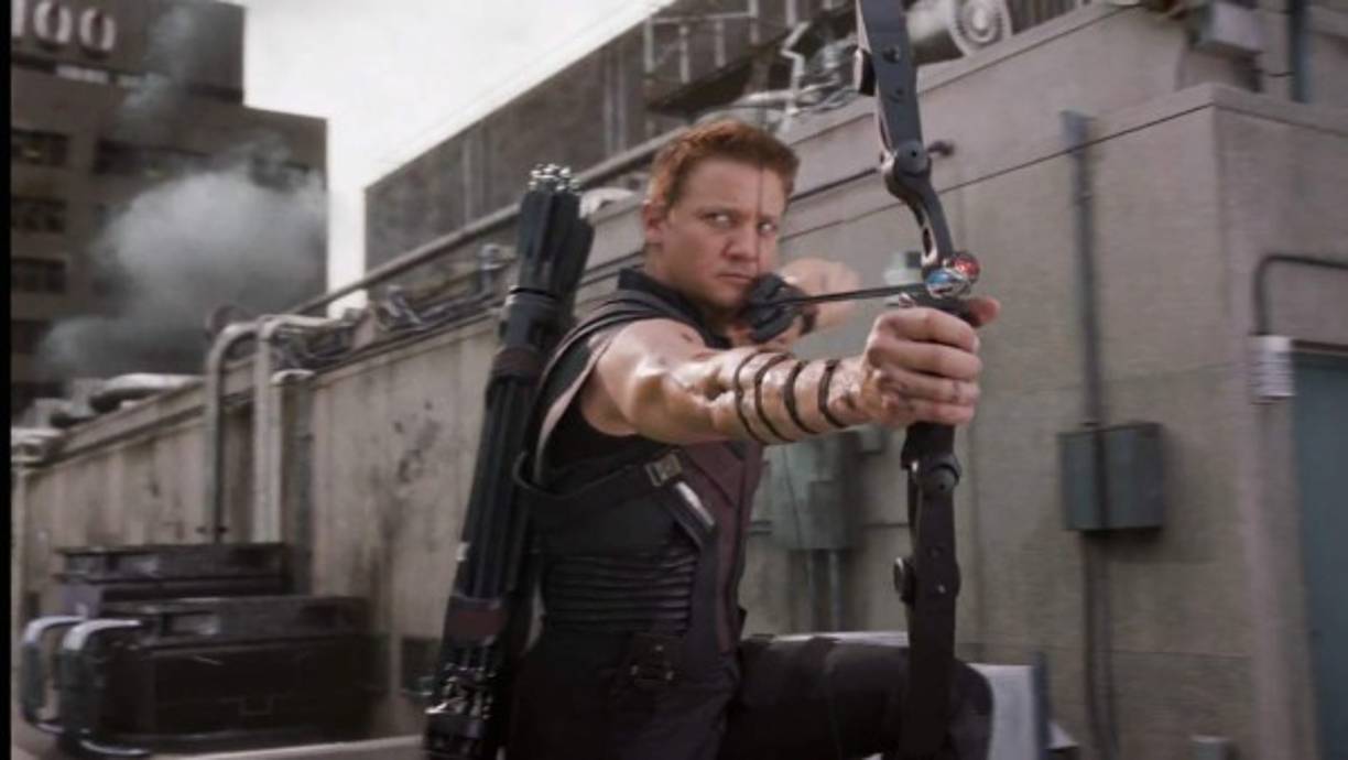 Hawkeye. Fue creado por Lee junto con Don Heck para Tales of Suspense (1964). Hawkeye fue inicialmente un villano en las historietas, pero Iron Man logró convencerlo de volverse un héroe y formar parte de los Avengers