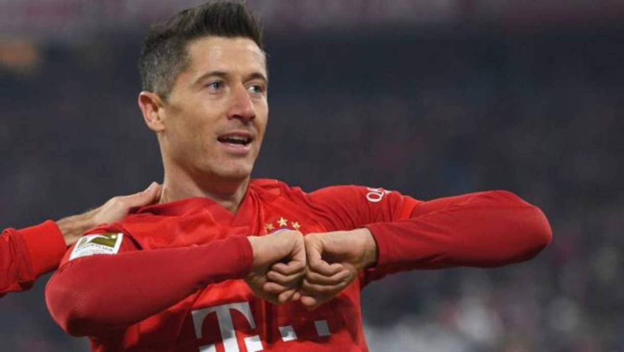 Robert Lewandowski: El delantero polaco estará fuera de las canchas por lesión aproximadamente por un mes. El goleador del Bayern Múnich tiene 25 goles, 50 puntos.