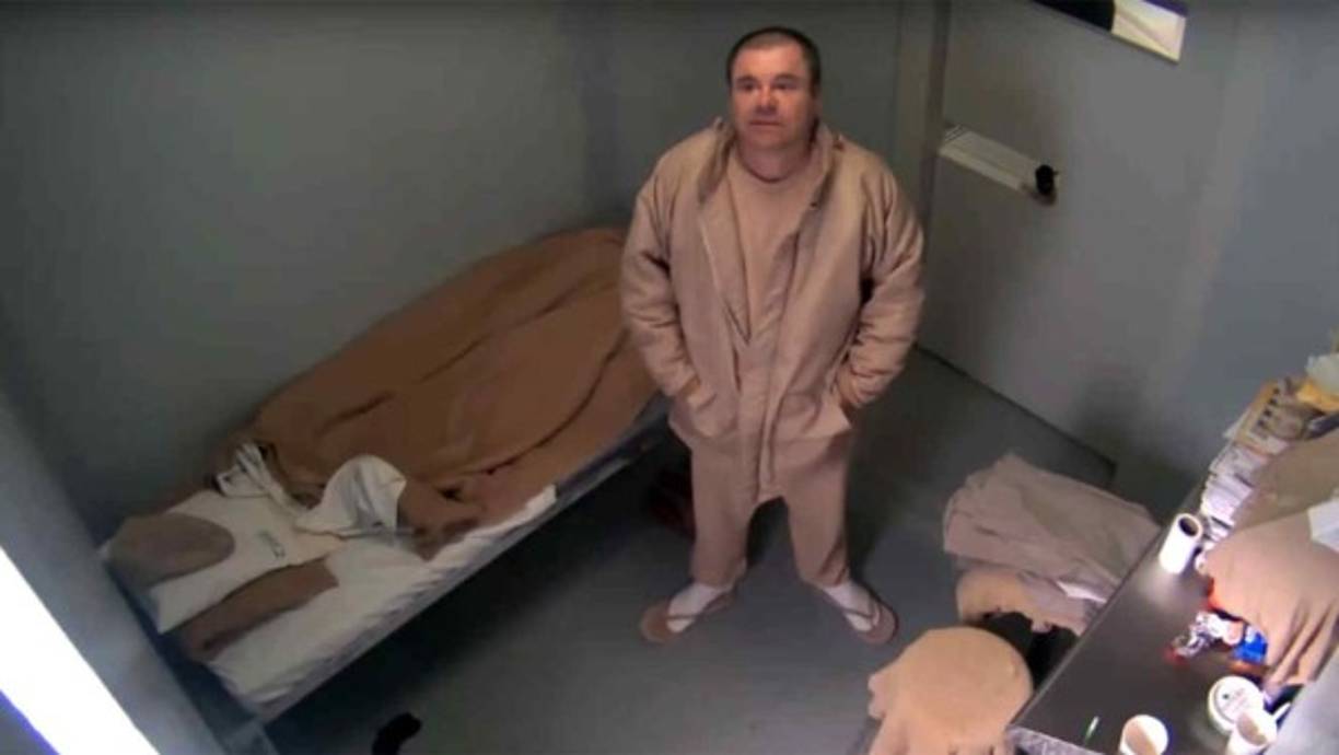 El narcotraficante mexicano Joaquín 'El Chapo' Guzmán, preso en Nueva York a la espera de sentencia, posiblemente cadena perpetua, pidió al juez de su caso dos horas semanales para hacer ejercicio al aire libre y el Gobierno de Estados Unidos cree que busca una oportunidad para intentar escapar.