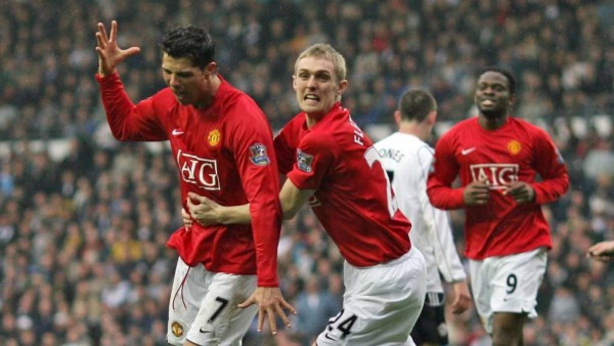 'En sus primeros años pasó un momento complicado en el vestuario. Había veces que retenía mucho el balón y no tomaba buenas decisiones. Le tuvieron que decir algunas verdades en la cara, pero lo aceptó bien. Tiene una gran personalidad', contó Darren Fletcher a Lockdown Tactics.