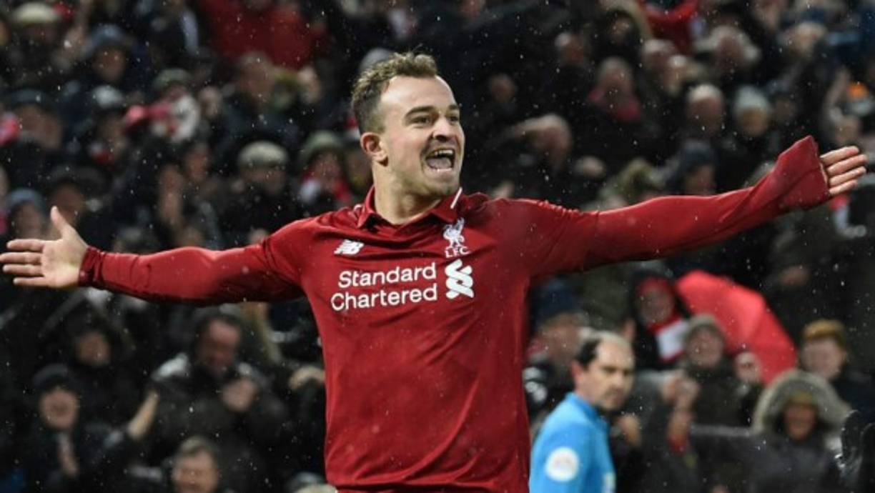 El Fenerbahçe pretende la contratación del volante ofensivo Xherdan Shaqiri, quien está vinculado al Liverpool hasta 2023. El jugador suizo pretende un contrato de tres años de duración con un salario de 3 millones de euros por curso.