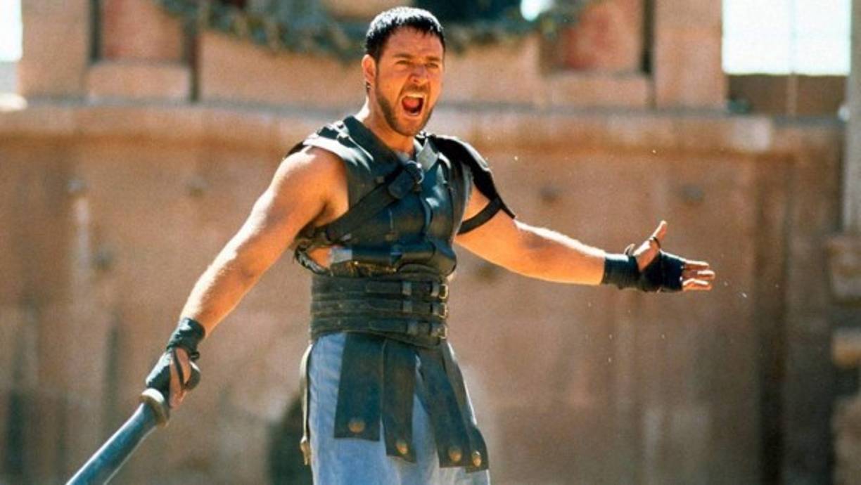 Muy alejado del que lucía en la película y con bastantes kilos de más, el actor dejó con la boca abierta a los presentes y las imágenes se han viralizado en las redes sociales.