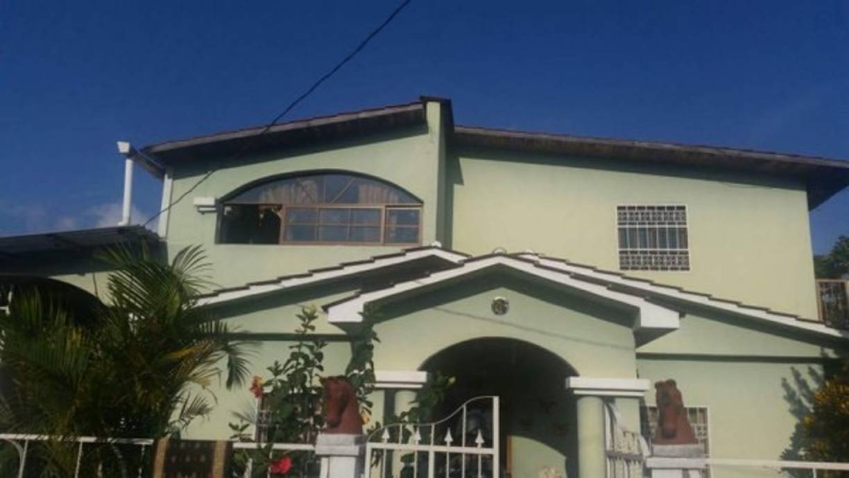 Esta es la vivienda donde fue detenido el alcalde.