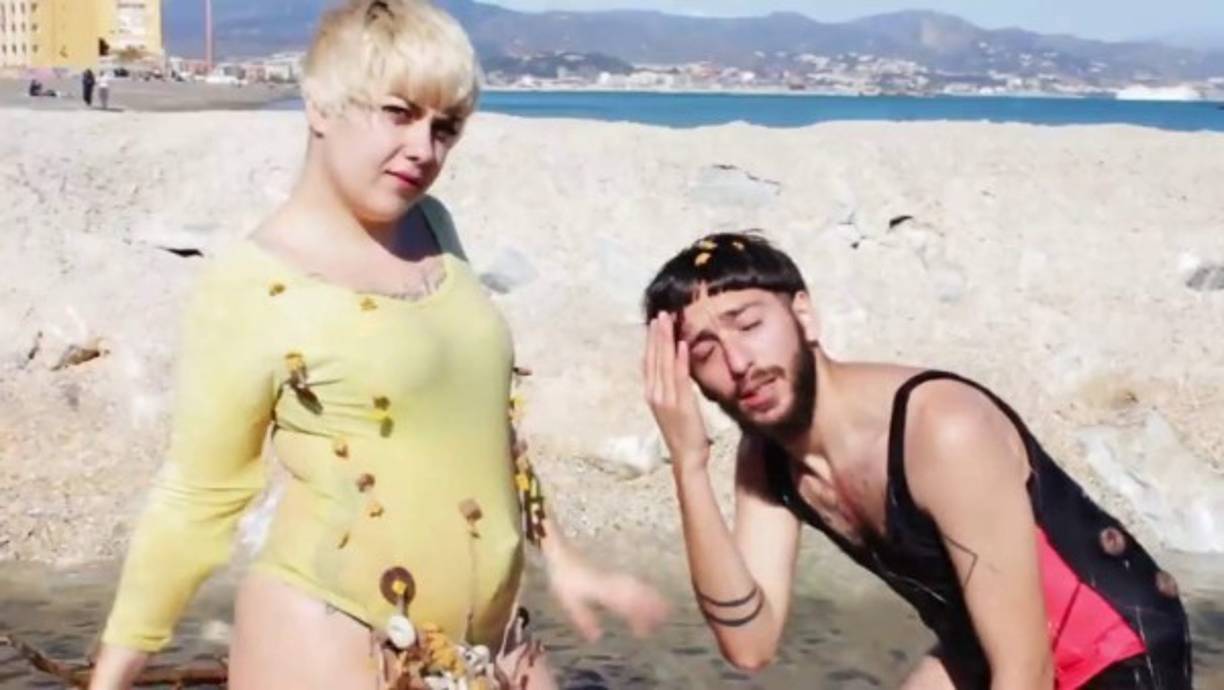 Aunque los jóvenes malagueños están rompiendo estereotipos por su forma de cantar, vestirse, lo que si es cierto, que sus pegadizas letras y sonidos tienen bailando a medio mundo.