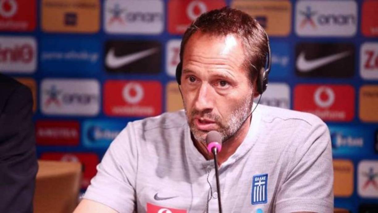 John van 't Schip: el neerlandés fue asistente en su selección y el Ájax; además, dirigió brevemente en 2012 a Chivas de Guadalajara. Dirige a Grecia desde 2019.