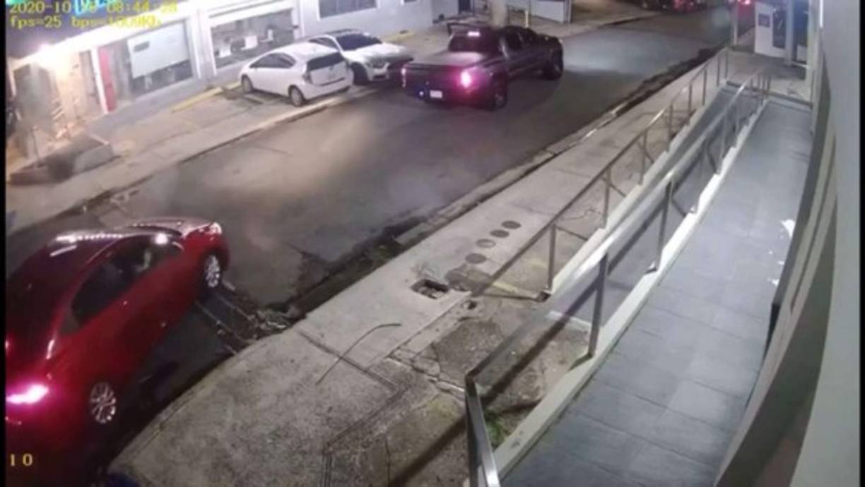 La influencer de 24 años iba acompañada por su pareja, quien resultó herido y fue llevado a un hospital escoltado por la Policía que le brinda seguridad ante la posibilidad de que alguna persona vinculada al atentado lo asesine allí.