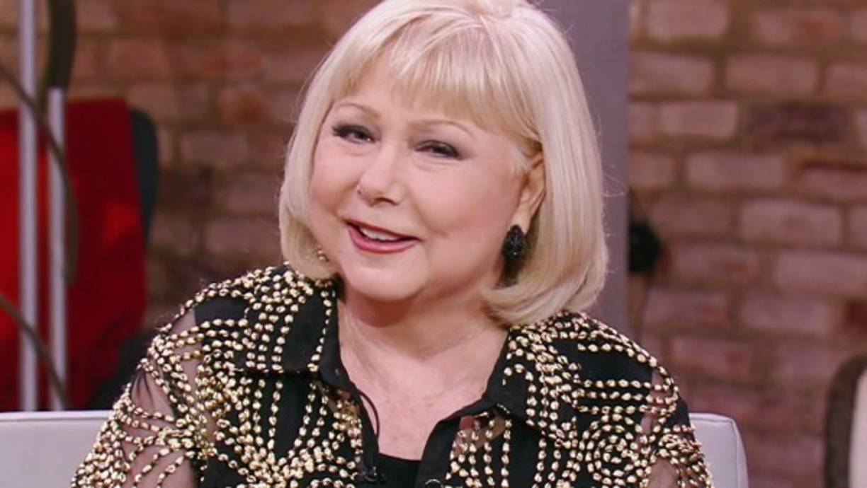 'El Show de Cristina' reunía a las celebridades más importantes de la comunidad hispana. Grandes figuras como Selena, Luis Miguel, Thalía, Ricky Martin, entre otros, estuvieron sentados en las filas de su show televisivo.