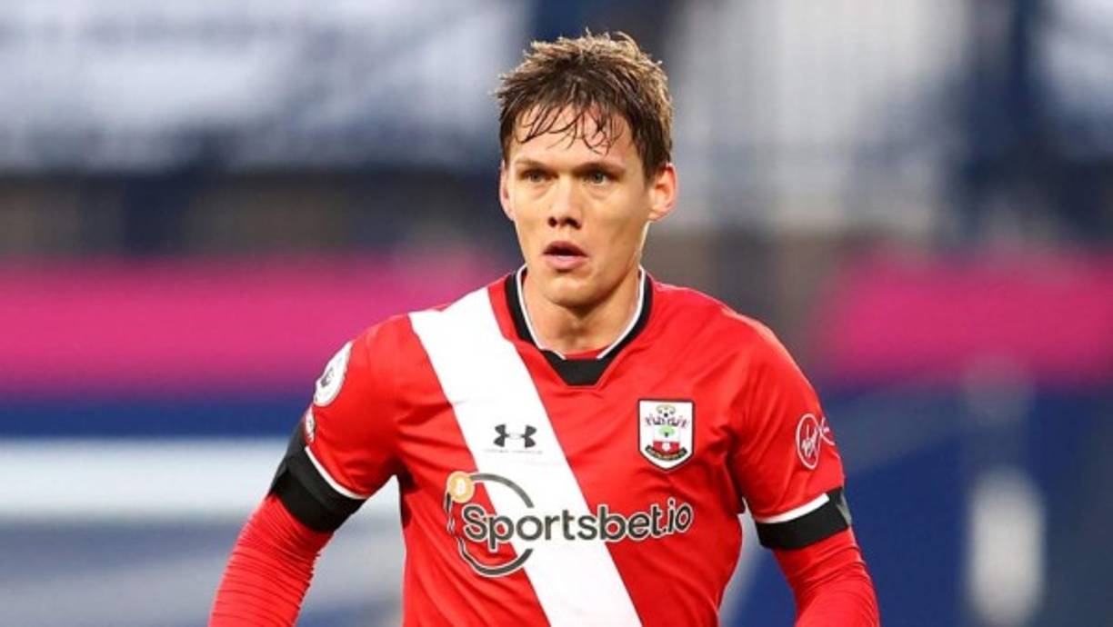 El defensa danés Jannik Vestergaard está listo para unirse al Leicester City. El conjunto inglés ha llegado a un acuerdo con el Southampton para su traspaso, según apunta Fabrizio Romano. Será el reemplazo para Wesley Fofana, después de caer gravemente lesionado en un amistoso de pretemporada ante Villarreal.