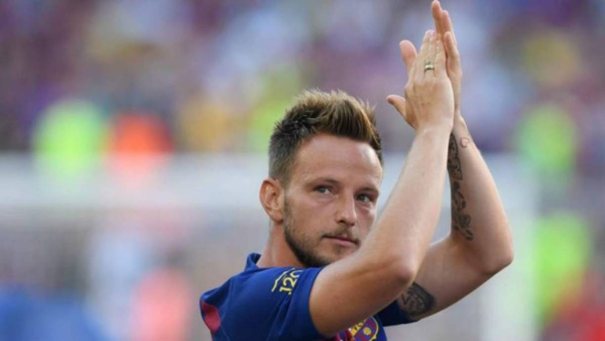 Ivan Rakitic: El mediocampista croata aparece en la lista de los jugadores que no seguirán en el FC Barcelona para la próxima campaña. Se menciona que el Atlético de Madrid, uno de los rivales del club culé en la disputa por los títulos, estaría interesado en sus servicios.