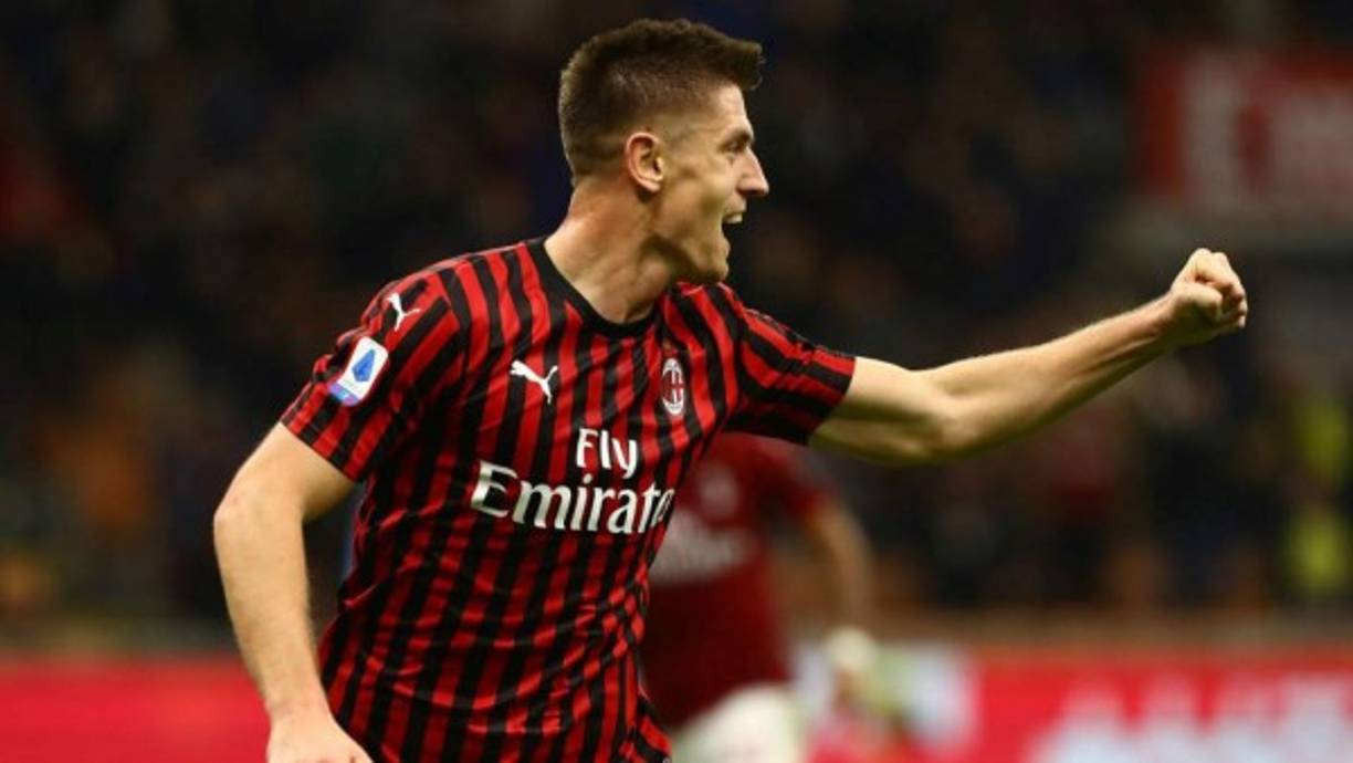Los clubes Tottenham, Crystal Palace y Newcastle de la Premier League de Inglaterra buscan el fichaje del delantero polaco Piatek que milita en el AC Milan.
